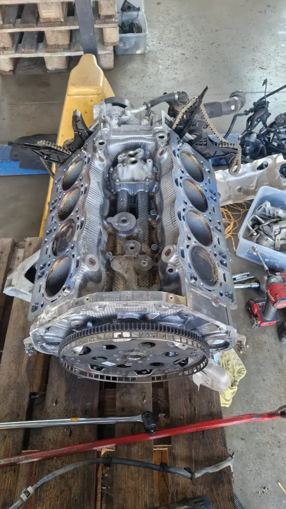 Motory 8